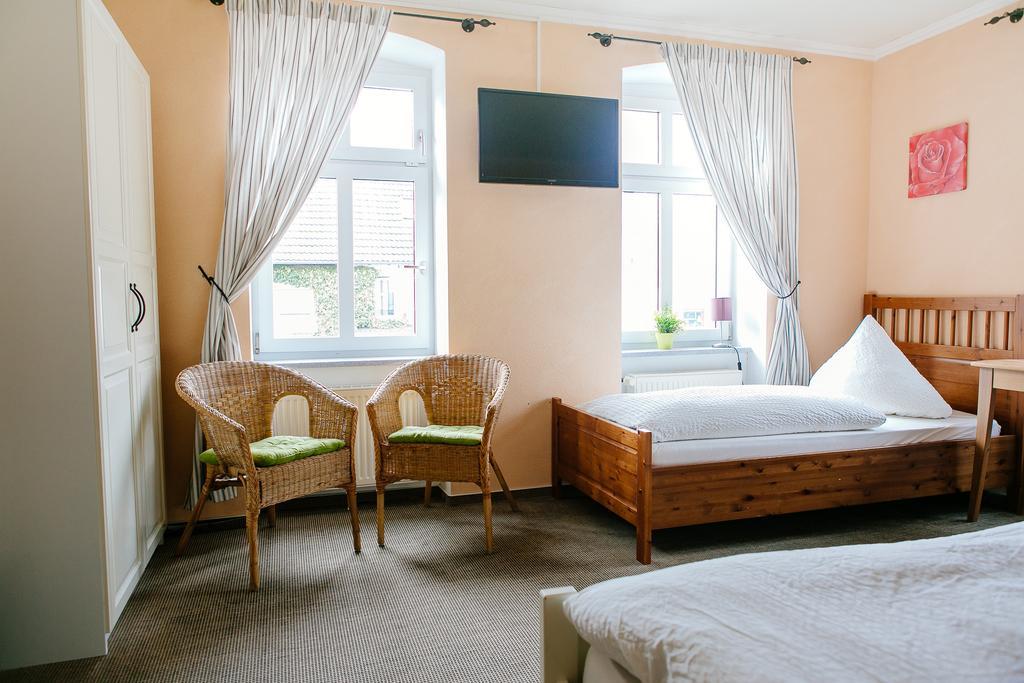 Landhotel Airport-Inn Lautzenhausen Buitenkant foto