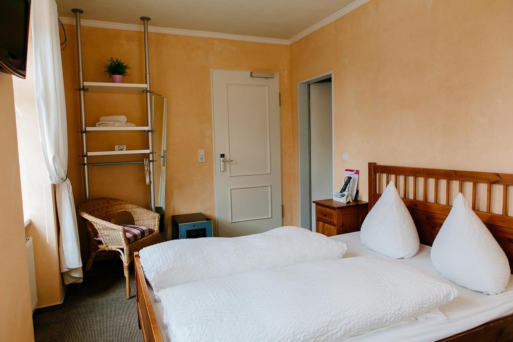 Landhotel Airport-Inn Lautzenhausen Buitenkant foto