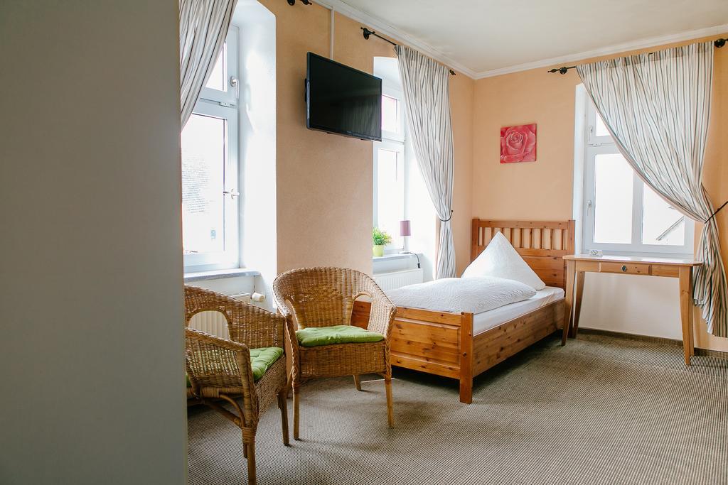 Landhotel Airport-Inn Lautzenhausen Buitenkant foto